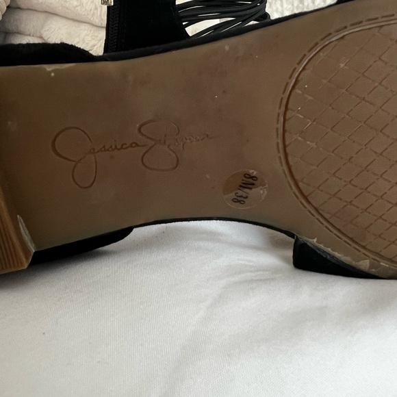 Chic Black Women's Heels - Picture 6 of 7